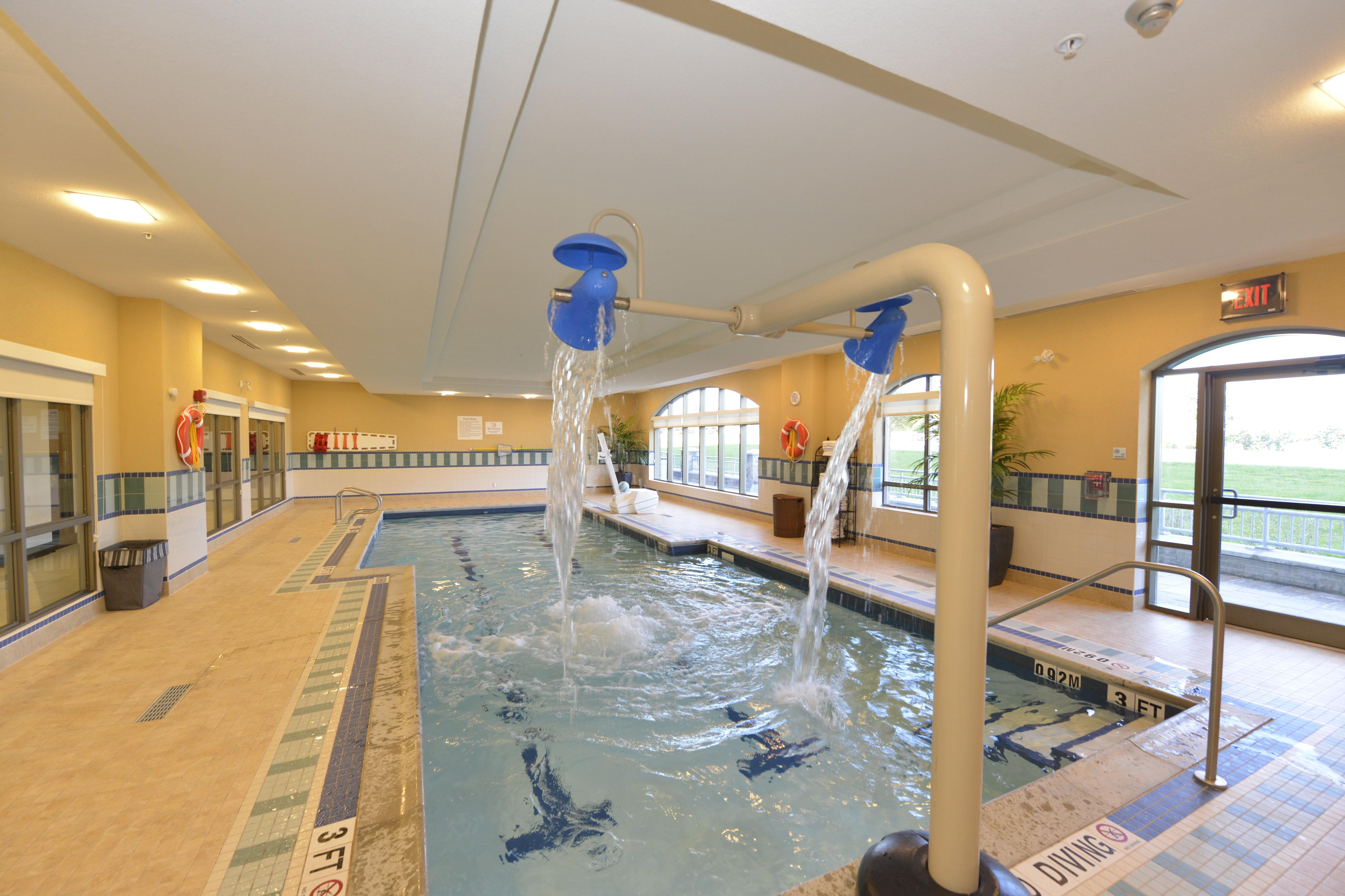 Holiday Inn Express Hotel & Suites Waterloo - St. Jacobs Area By Ihg Exterior photo