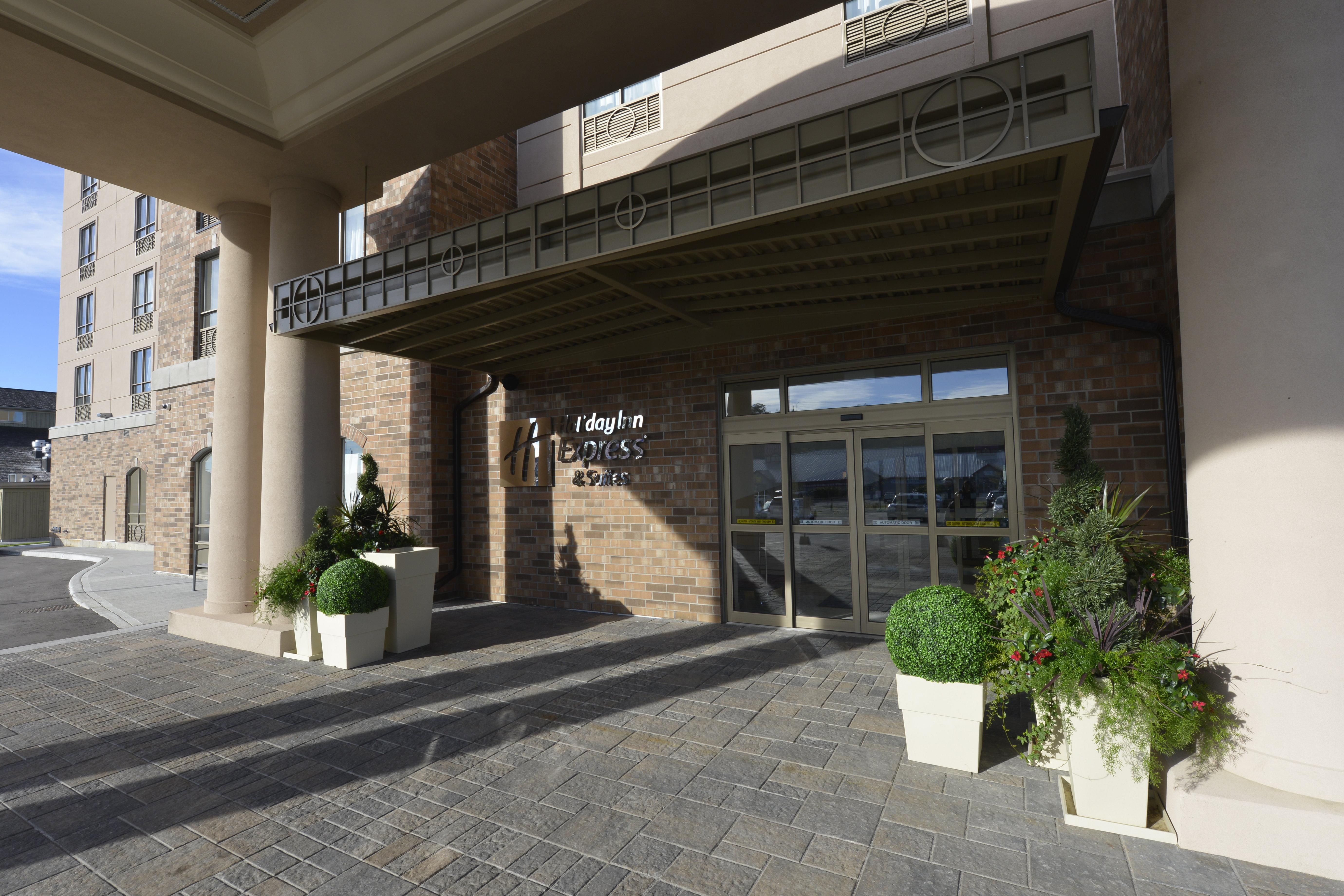 Holiday Inn Express Hotel & Suites Waterloo - St. Jacobs Area By Ihg Exterior photo