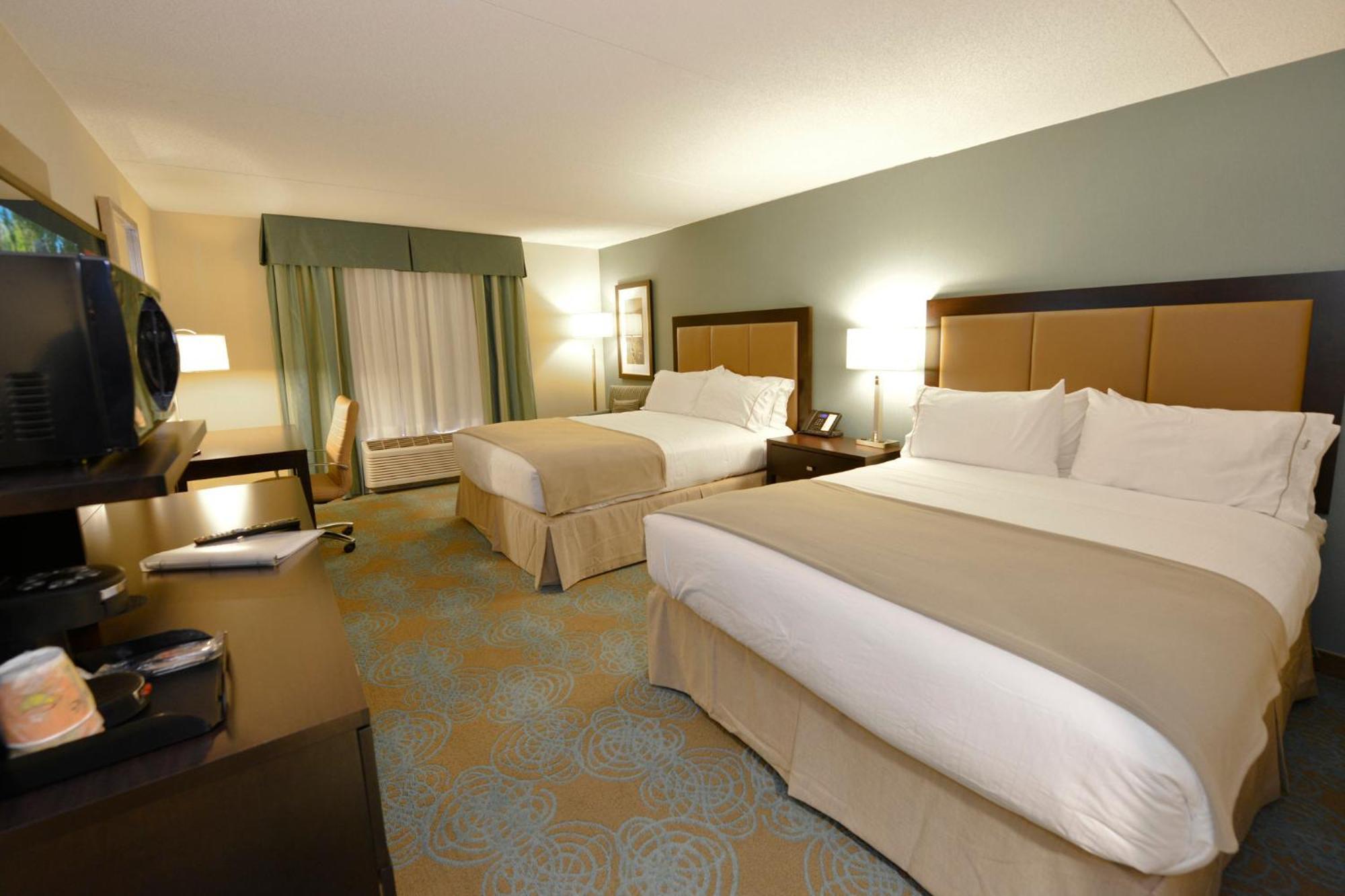Holiday Inn Express Hotel & Suites Waterloo - St. Jacobs Area By Ihg Exterior photo