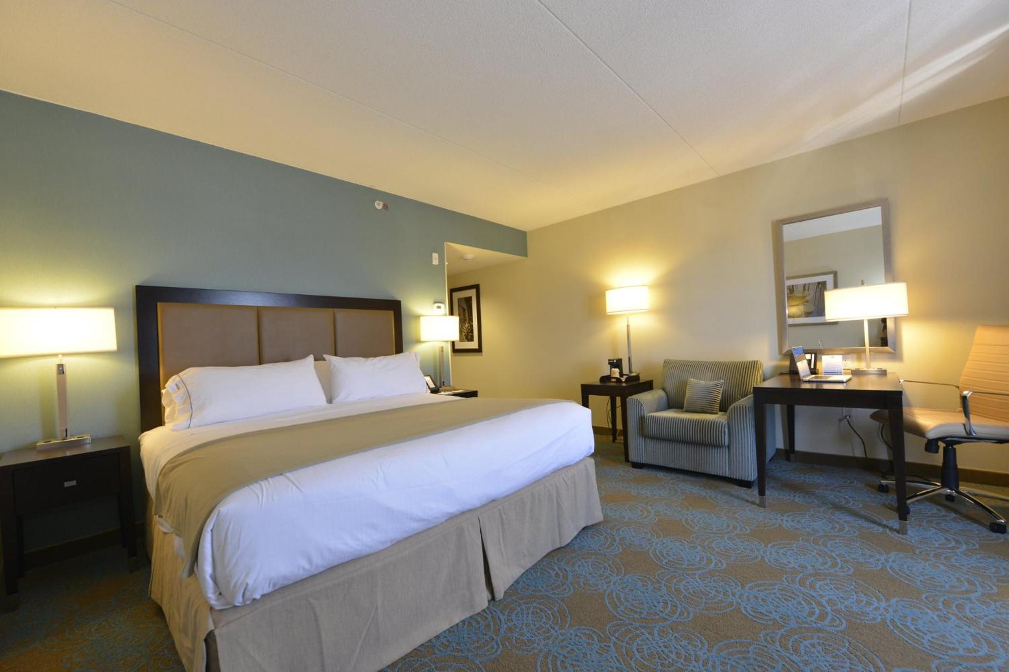 Holiday Inn Express Hotel & Suites Waterloo - St. Jacobs Area By Ihg Exterior photo