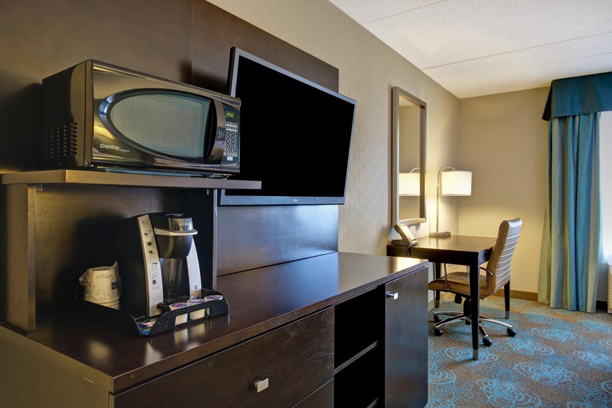 Holiday Inn Express Hotel & Suites Waterloo - St. Jacobs Area By Ihg Exterior photo